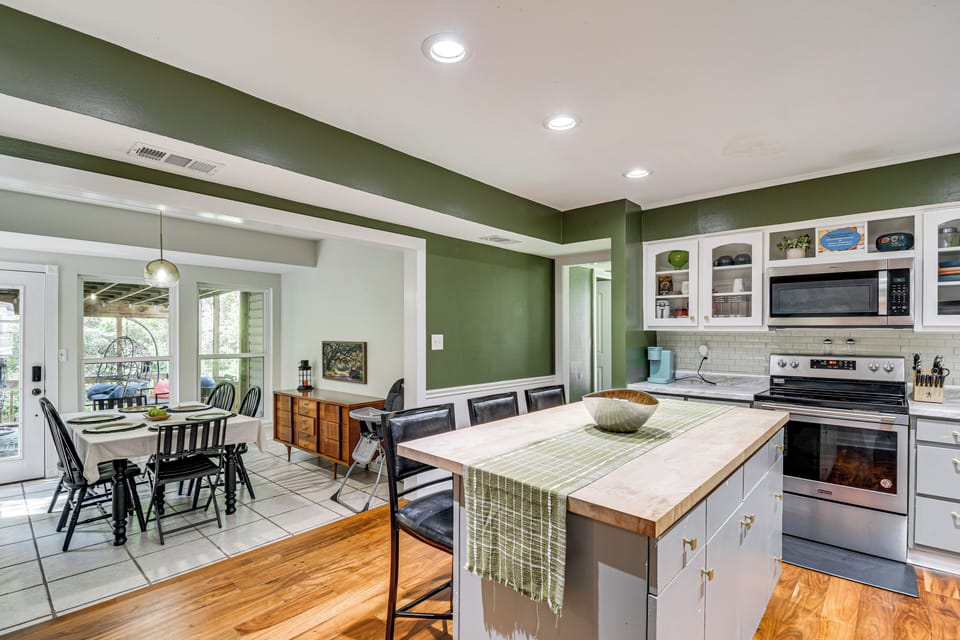Dining Area | 1st Floor