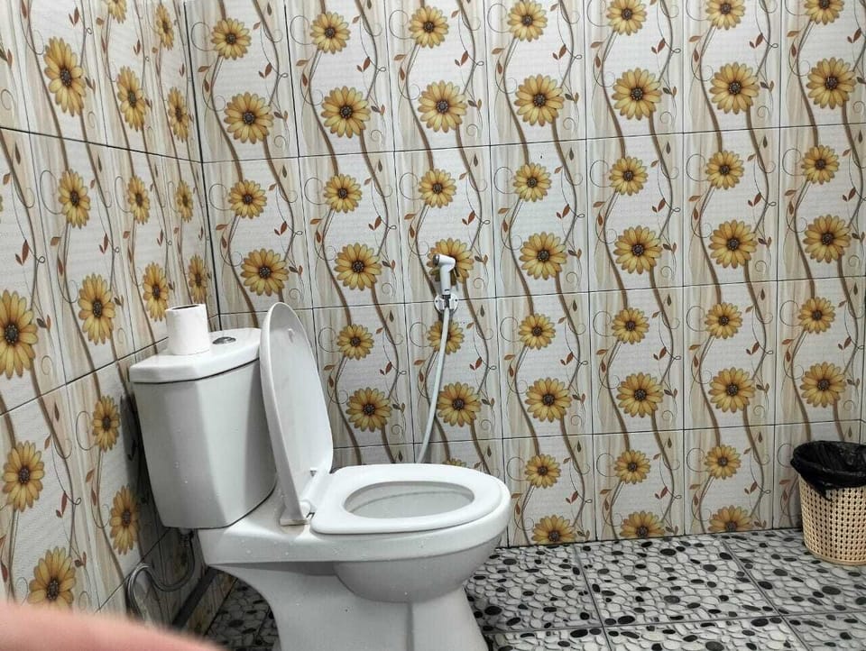 Shower, towels