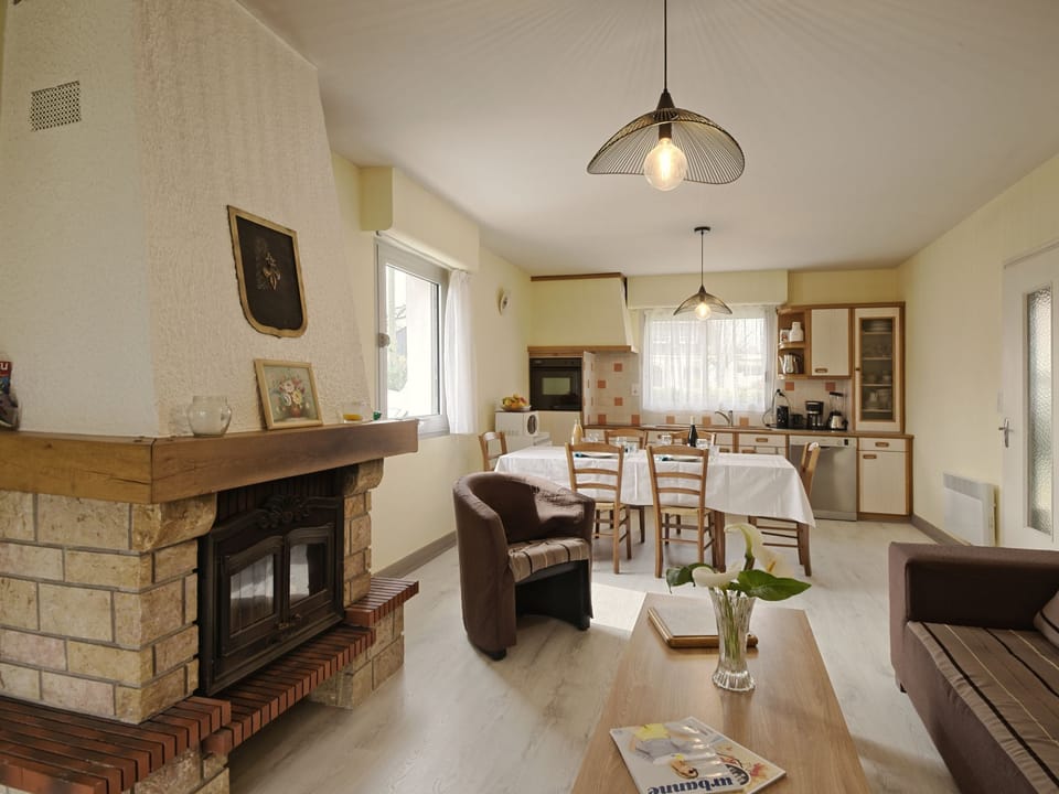 Kitchen / Dining Room