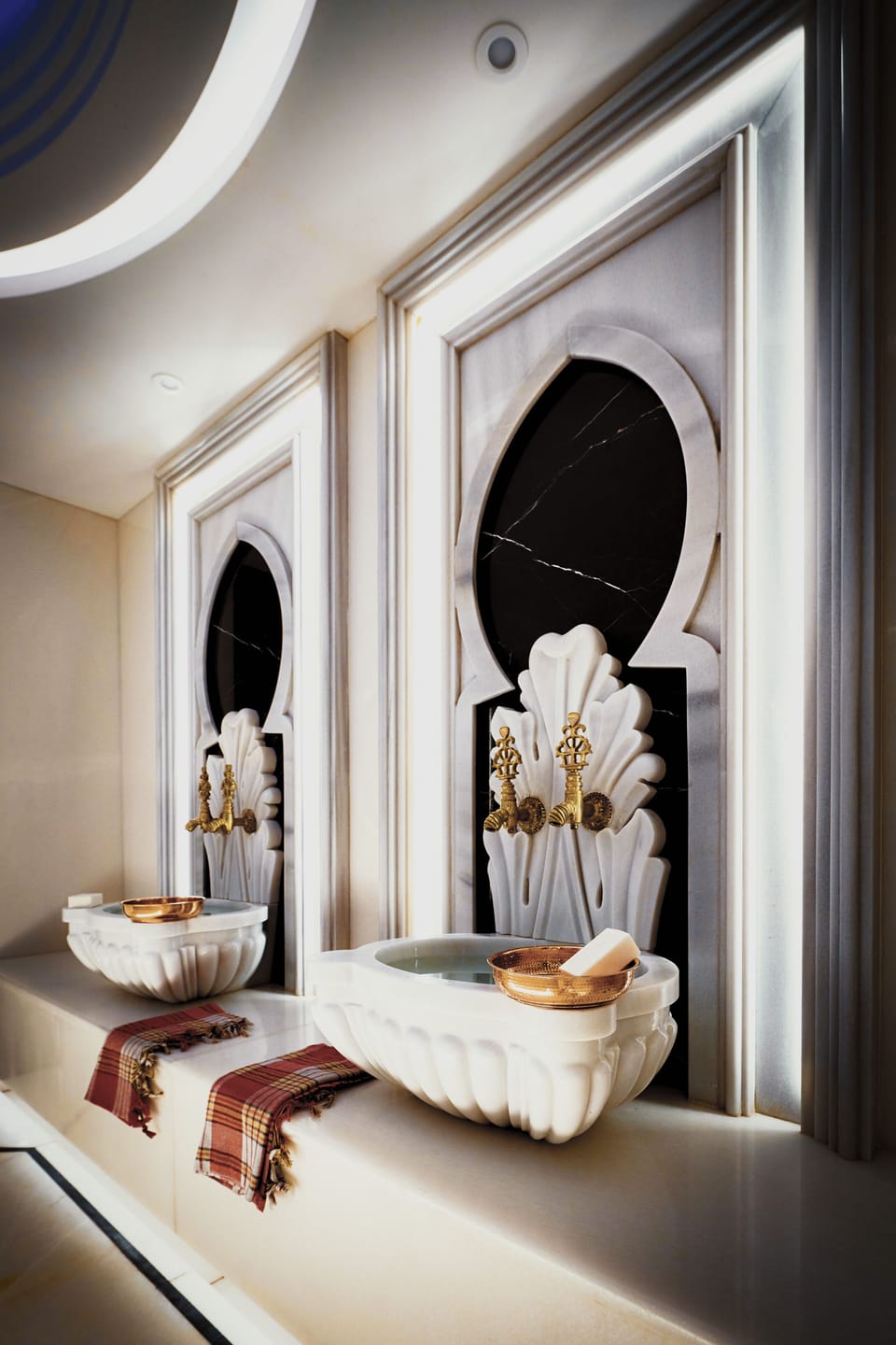 Sauna, steam room, Turkish bath, body treatments, body scrubs, facials