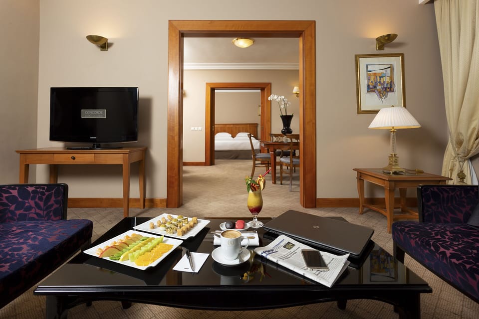 Hypo-allergenic bedding, minibar, in-room safe, desk