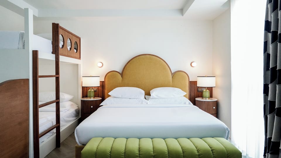 Family Roomy | In-room safe, iron/ironing board, free WiFi, bed sheets