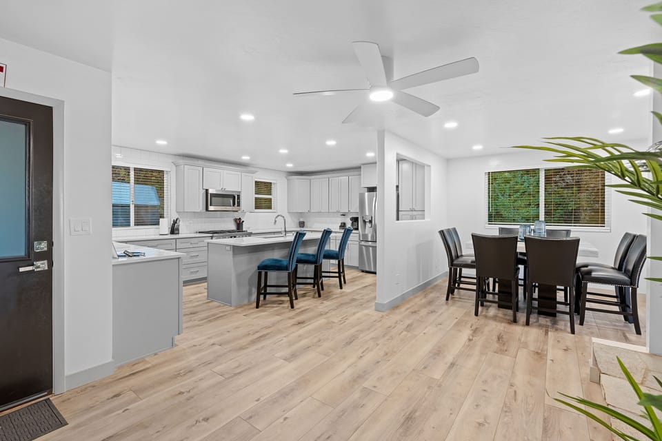 Villa, Multiple Bedrooms | Dining