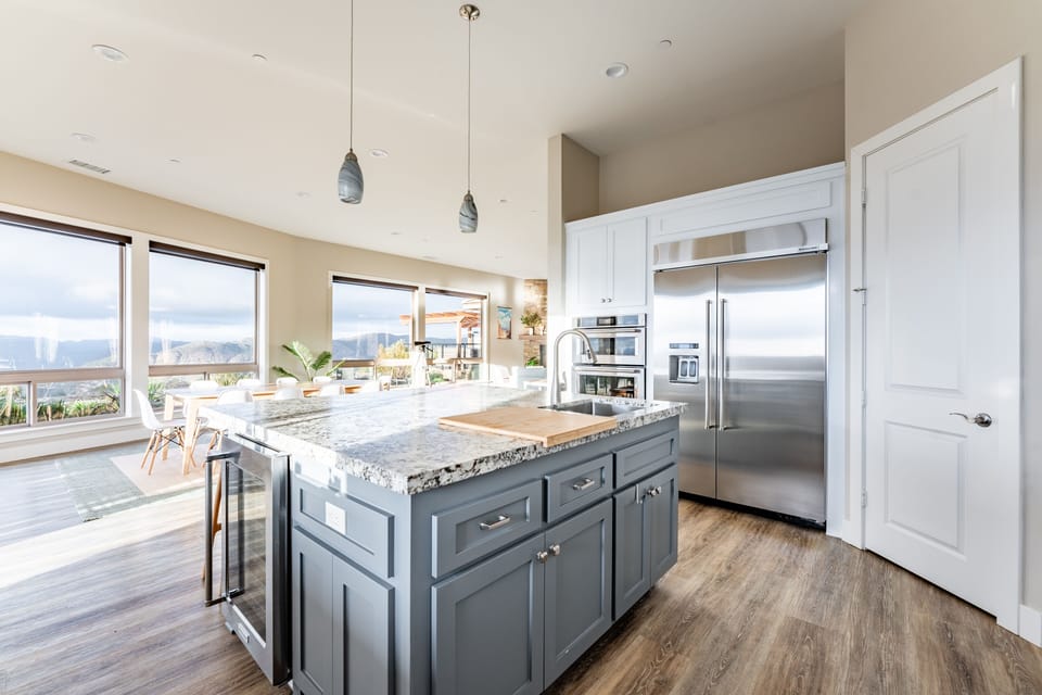 House, 4 Bedrooms | Private kitchen | Fridge, oven, coffee/tea maker, electric kettle