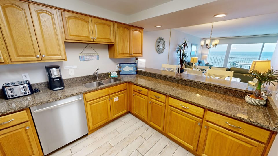 Condo, 2 Bedrooms | Private kitchen | Fridge, oven, coffee/tea maker, toaster