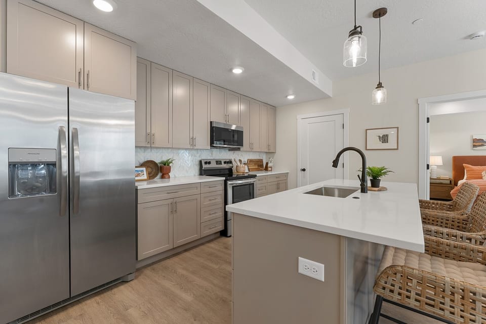 Condo, 2 Bedrooms | Private kitchen | Fridge, oven, coffee/tea maker, toaster
