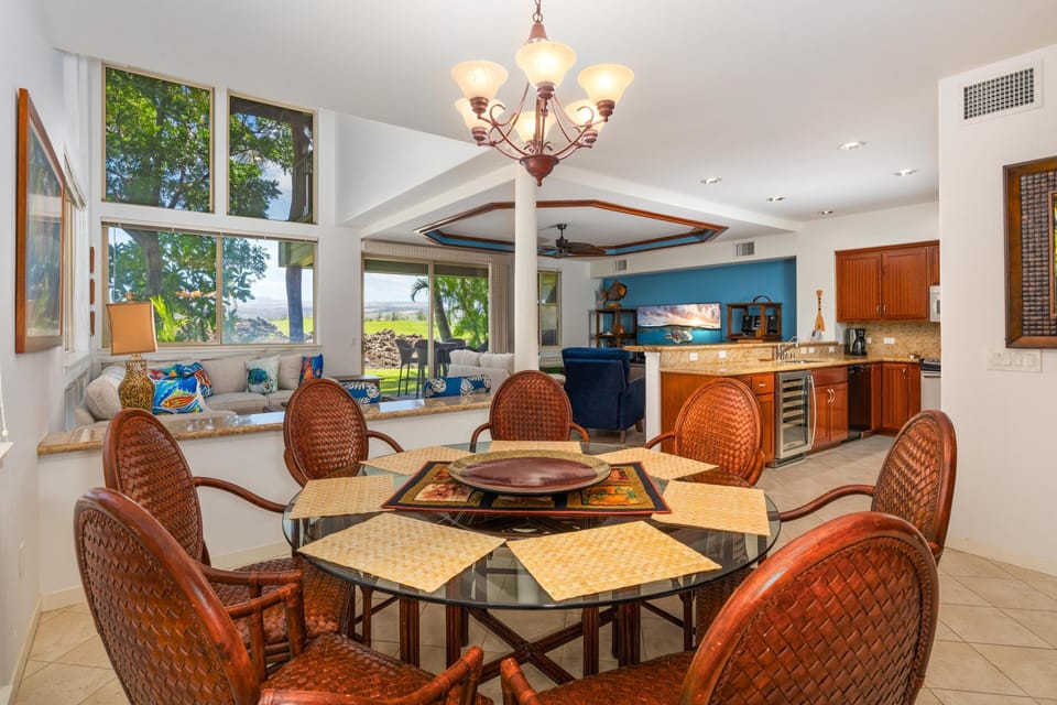 Condo, 3 Bedrooms | Dining