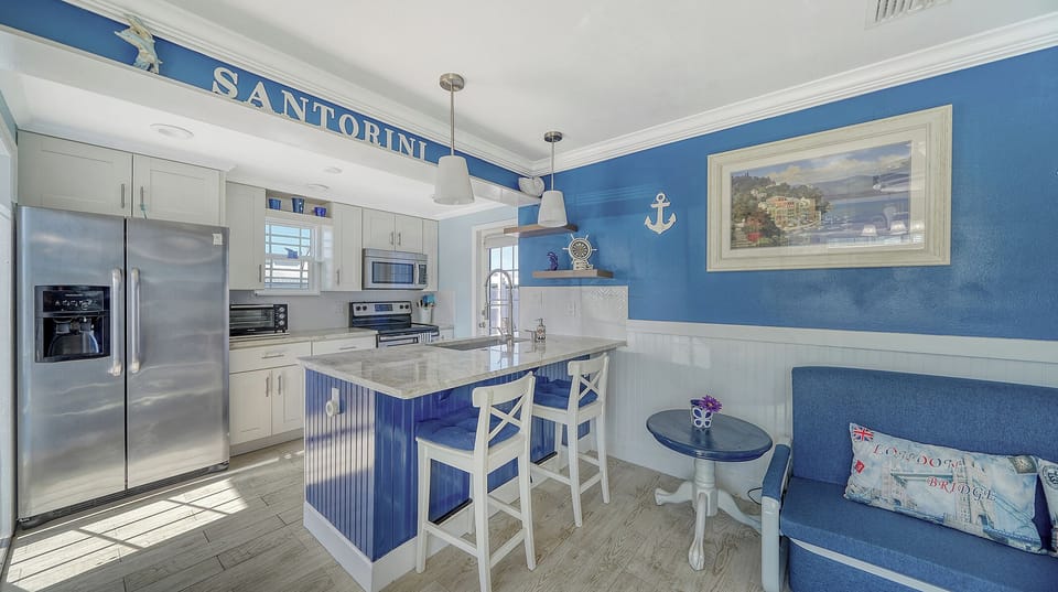 Kitchen Island - AMI Accommodations