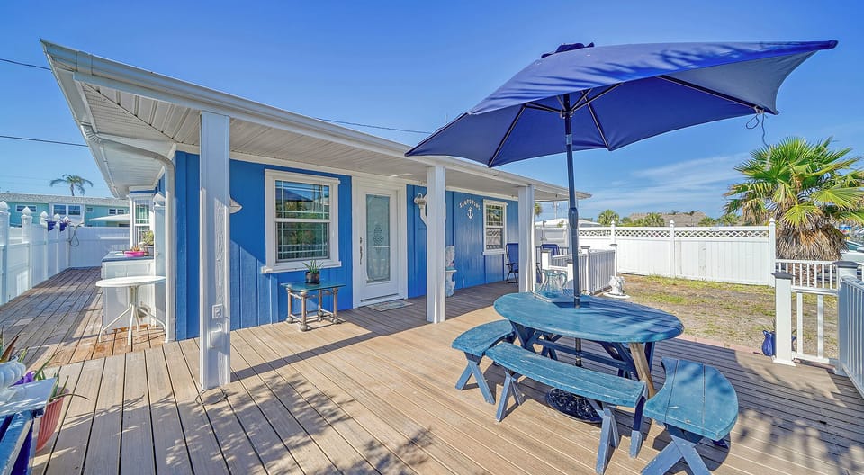 Outdoor Lounge - AMI Accommodations