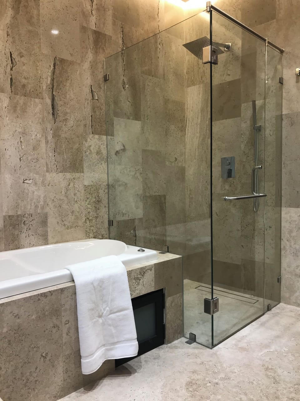 Superior Room, Balcony, City View | Bathroom | Designer toiletries, hair dryer, slippers, heated floors