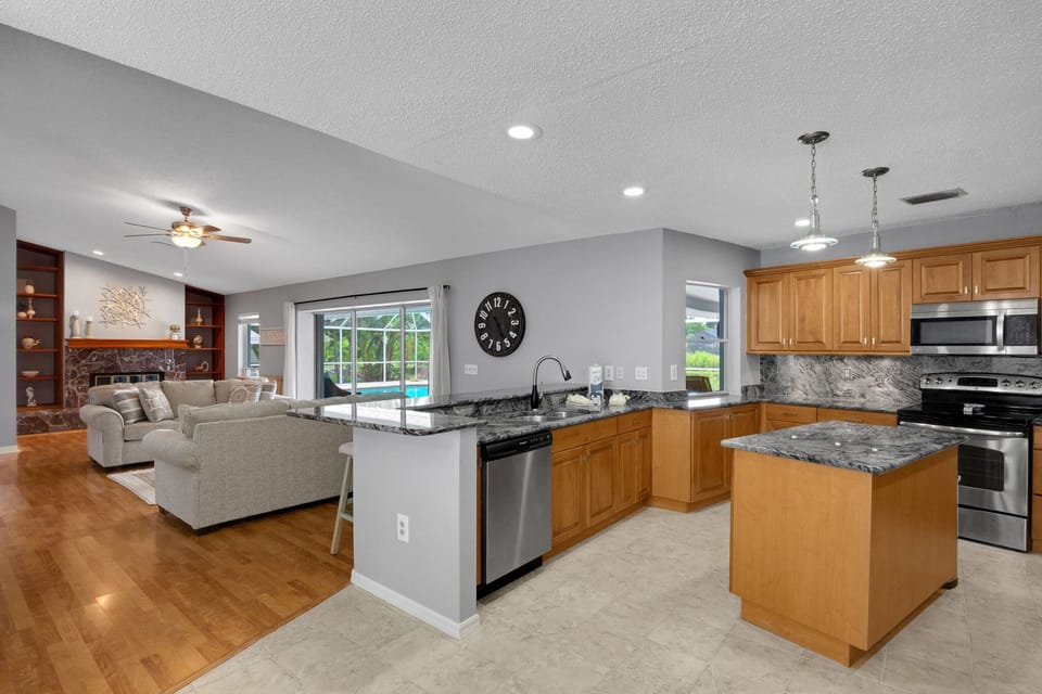 Kitchen - Open to Living Room 2