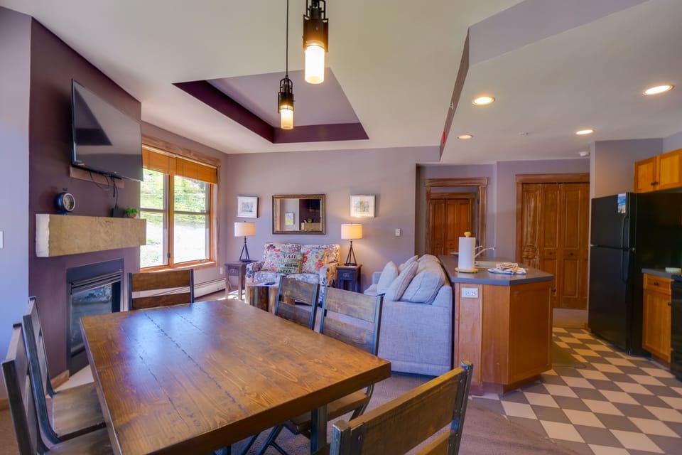 Furniture, Indoors, Living Room, Floor, Flooring