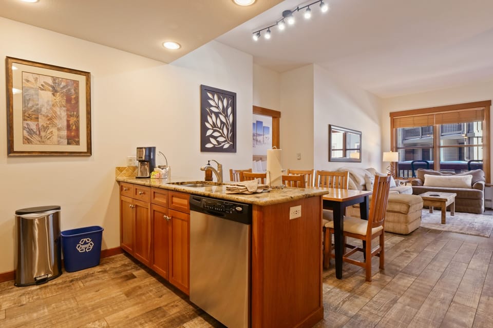 Floor, Flooring, Indoors, Hardwood, Furniture