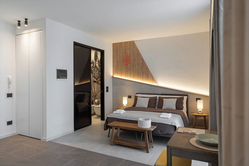 Deluxe Double Room, Balcony, Sea View | Down comforters, minibar, individually decorated, individually furnished