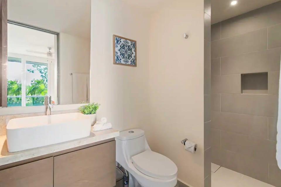Luxury Bath: Customizable Shower, Amenities.