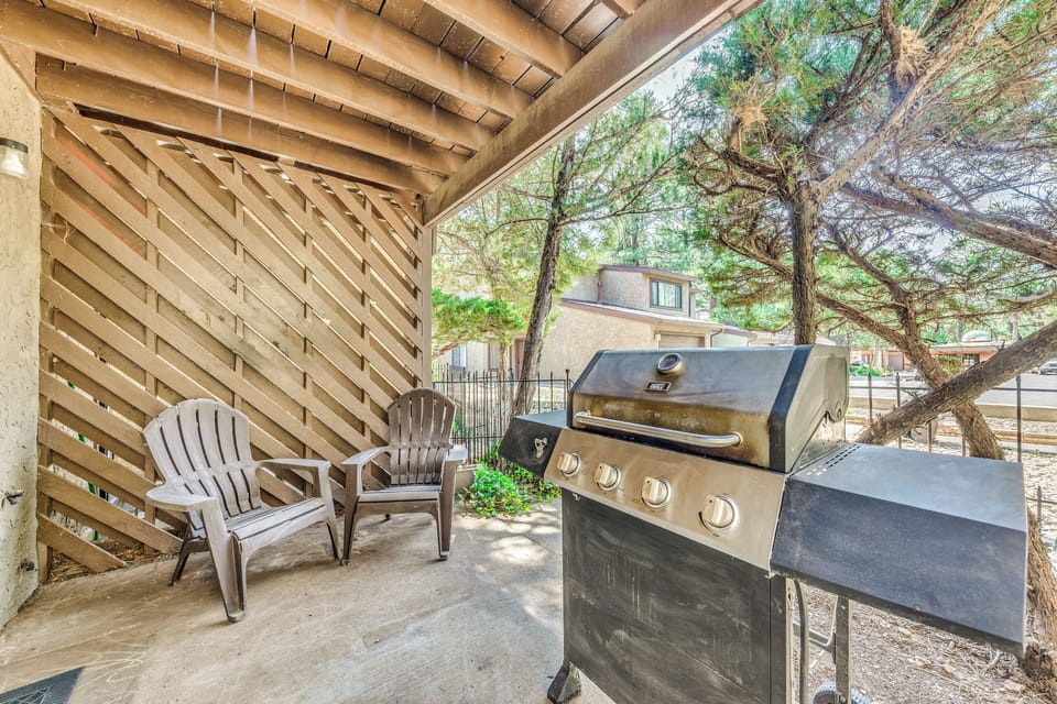 Private Patio | Picnic Table | Gas Grill (Propane Provided)