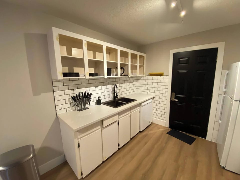 Room, 1 Bedroom, City View | Interior