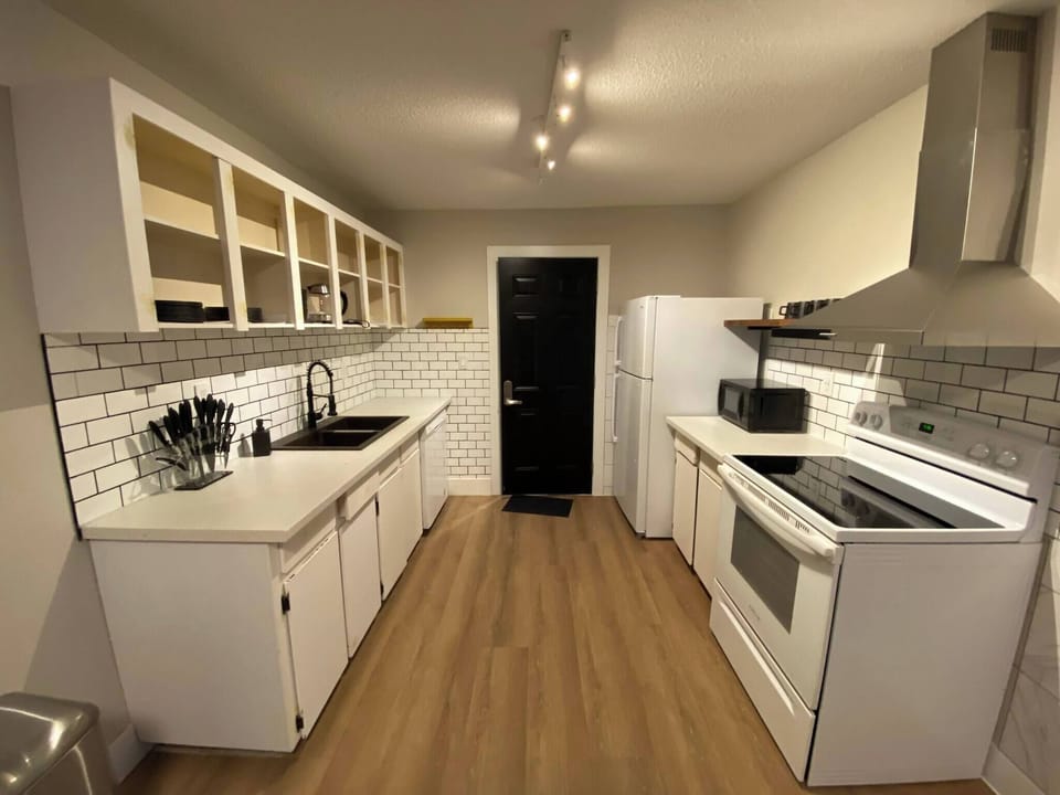 Room, 1 Bedroom, City View | Interior