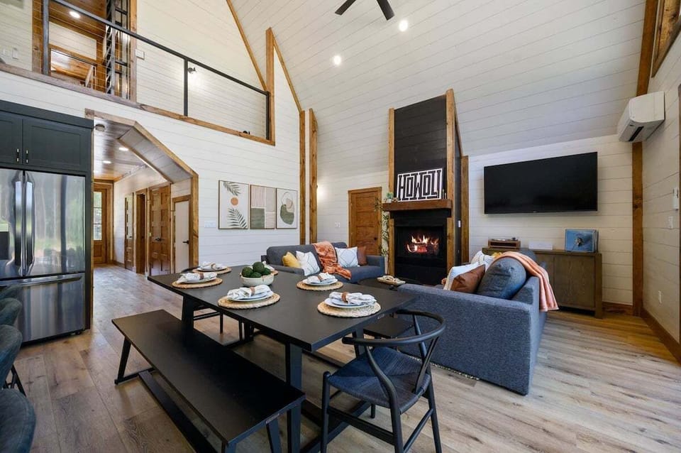 Plenty of natural light for beautiful dining views