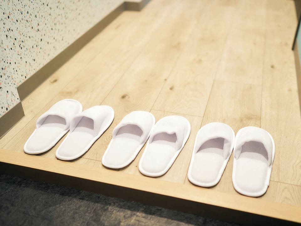 Amenity slippers