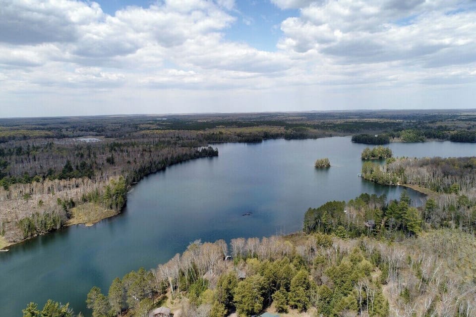 Buffalo Lake is a 185 acre lake with deepest point at 29 feet. Has panfish, Musky and Largemouth Bass.
