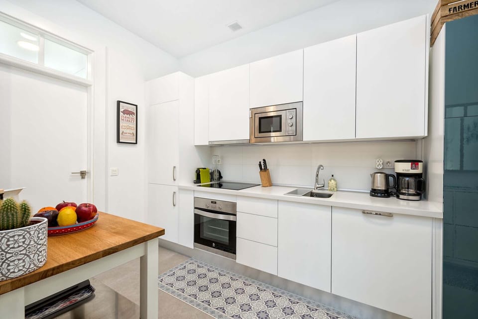 Electric kettle, toaster, highchair