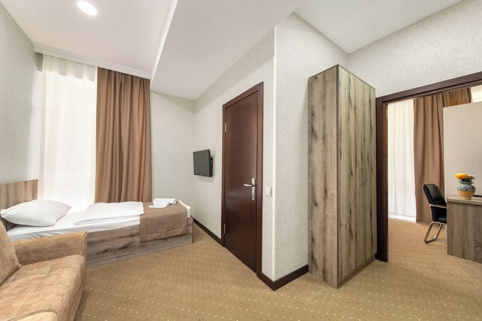 Elite Room | Egyptian cotton sheets, premium bedding, down comforters