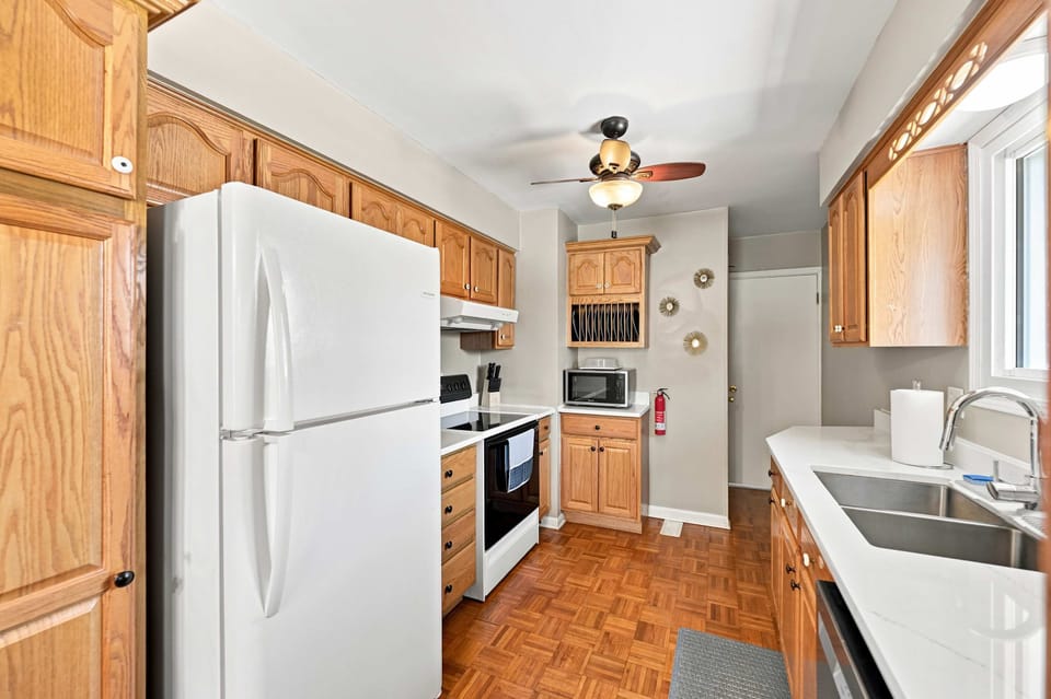 Fully equipped kitchen