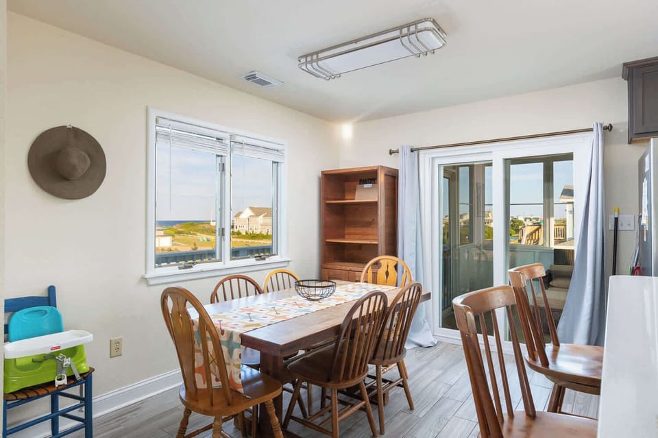 Top Level Open Concept Dining Area