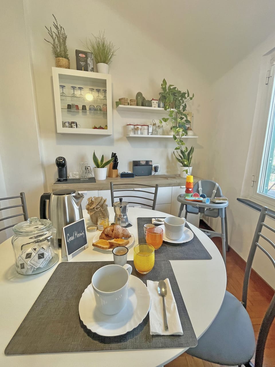 Basic Apartment, Balcony, Sea View | Private kitchen | Toaster, highchair, freezer