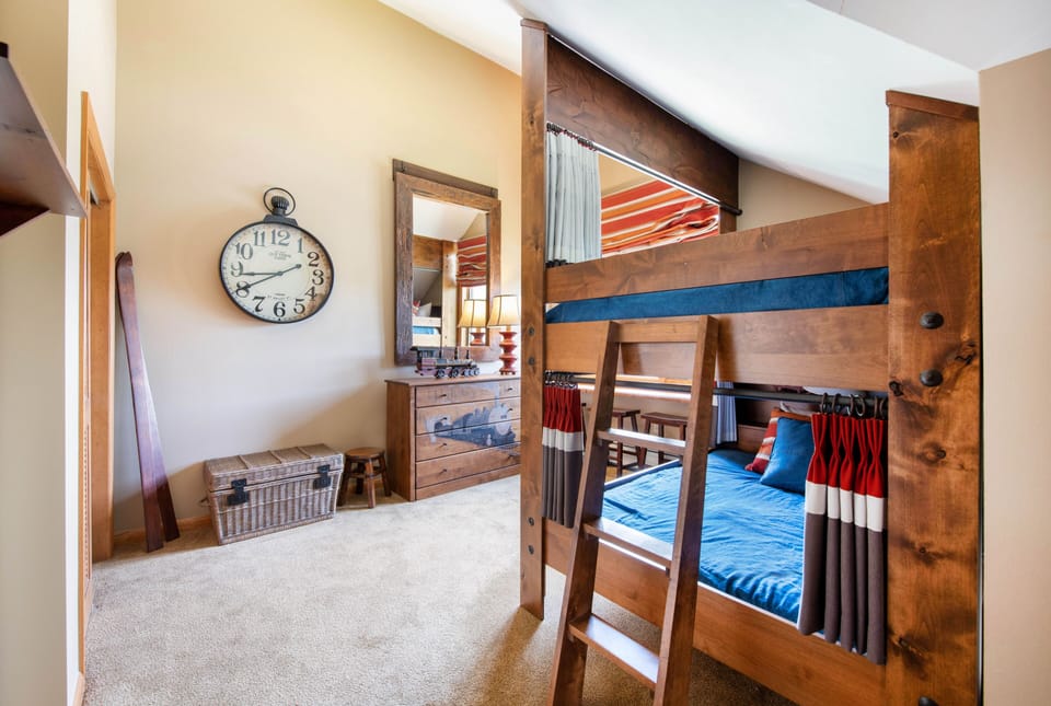 Condo, 2 Bedrooms | 2 bedrooms, iron/ironing board, WiFi (free)