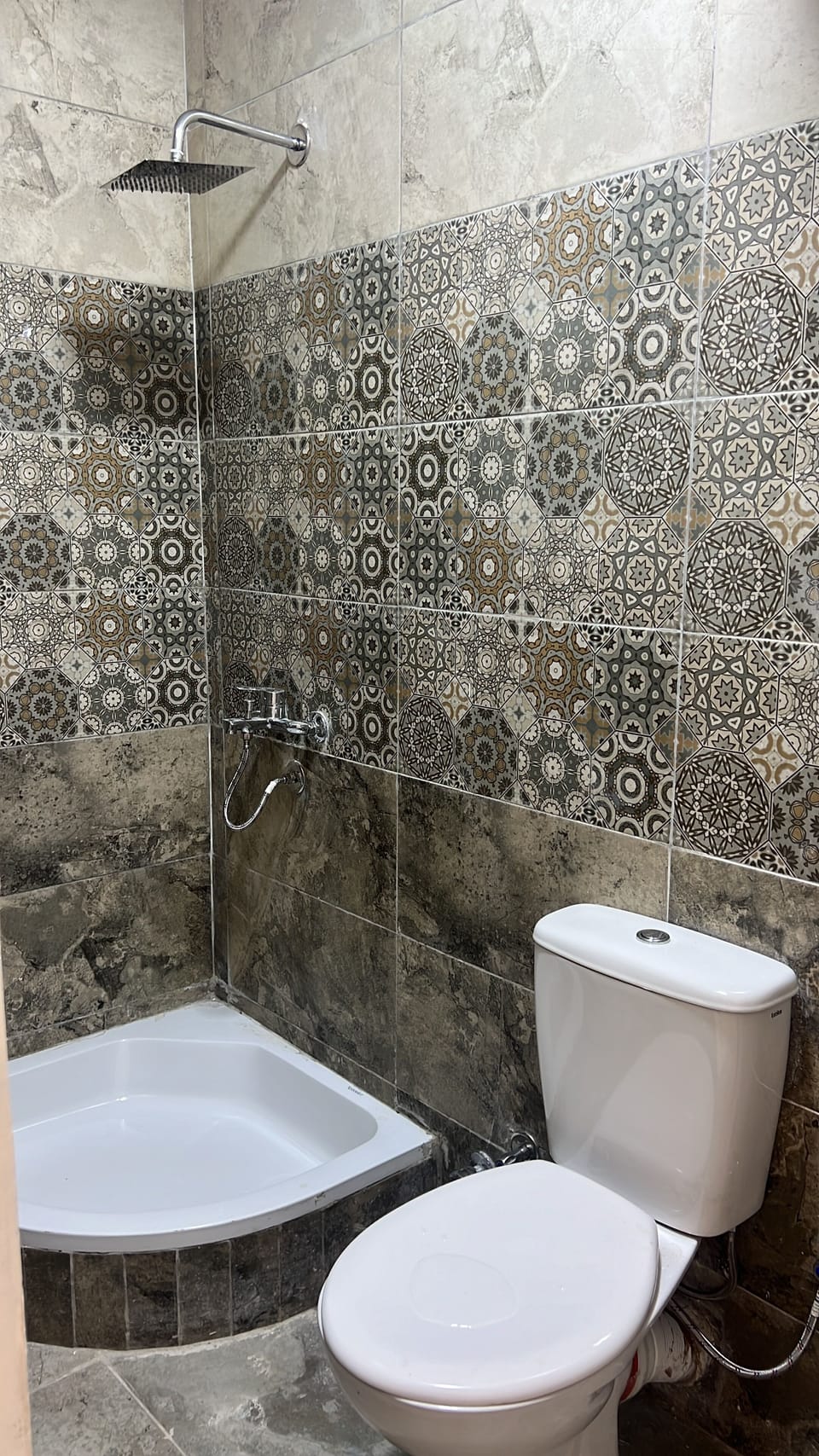 Combined shower/tub, hair dryer, bathrobes, slippers