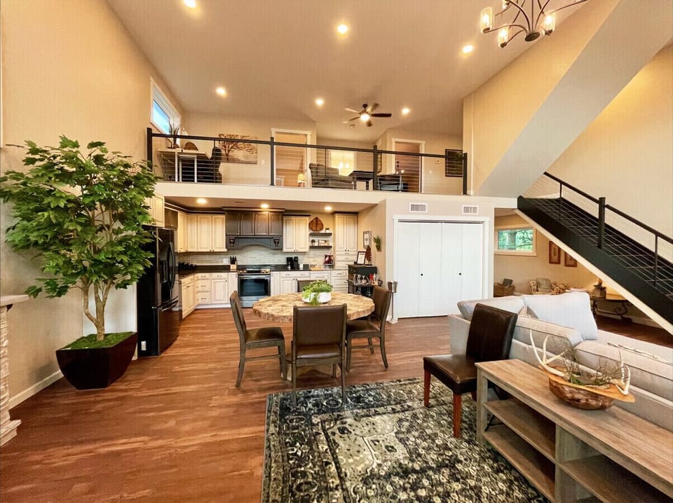 Dining & Kitchen Living