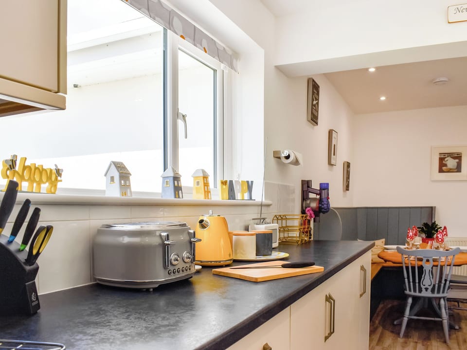 Kitchen | Trelawney Bungalow, Callington