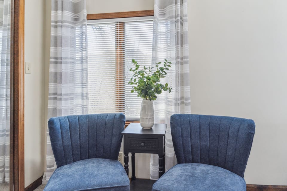 Indoors, Home Decor, Chair, Furniture, Architecture