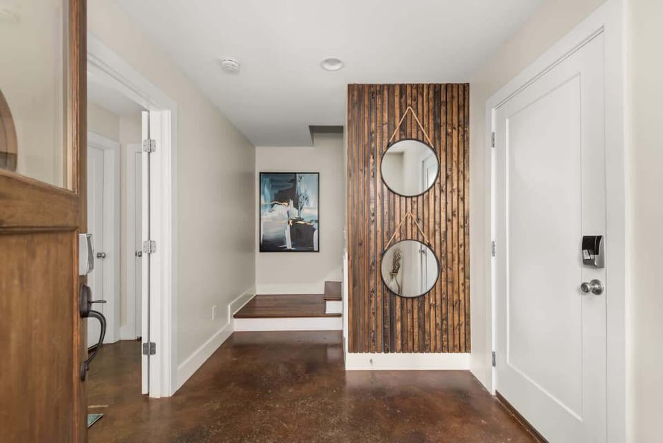 Enter, relax, and make memories. Your Nashville getaway starts here!