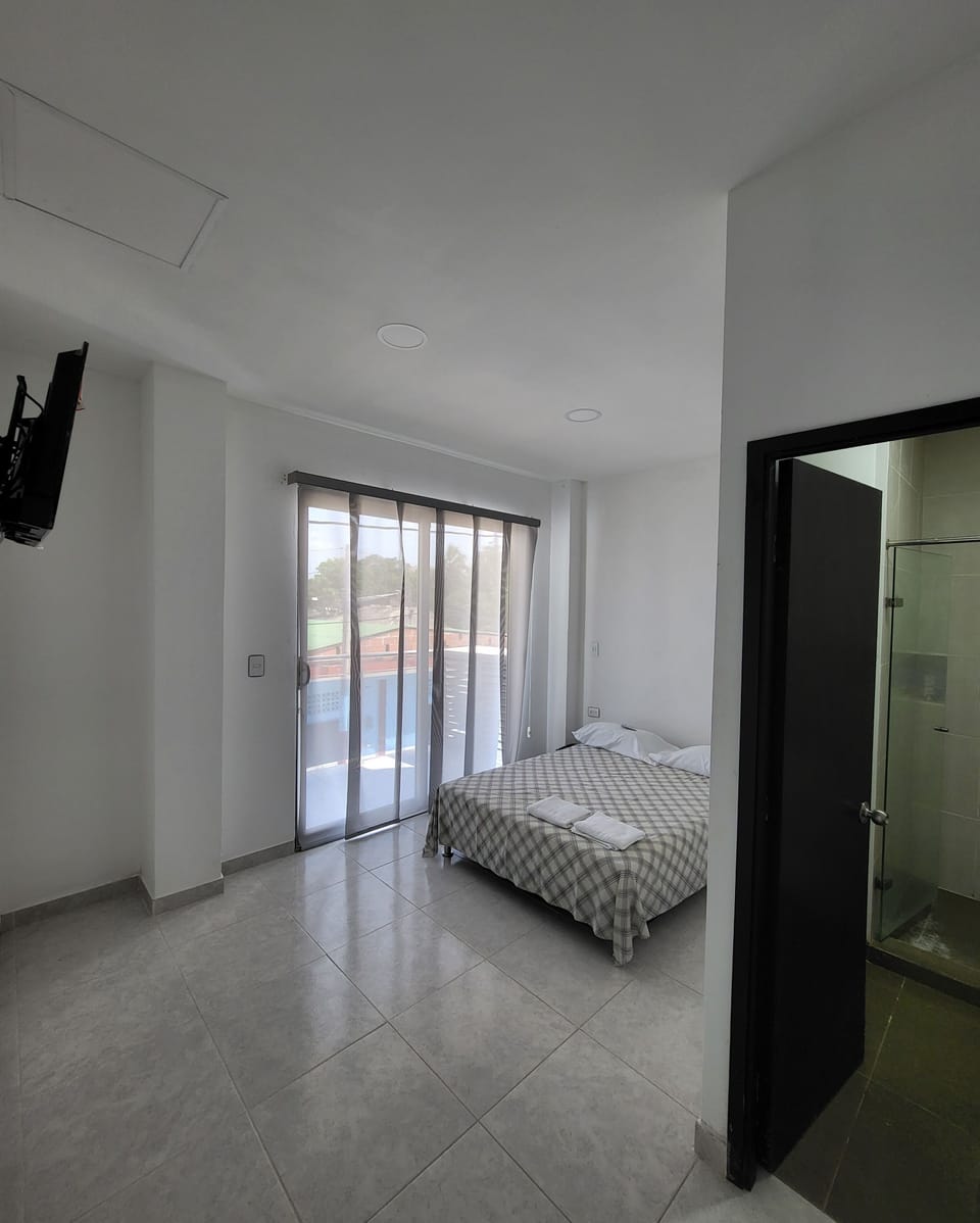Deluxe Triple Room, Balcony | Laptop workspace, soundproofing, free WiFi