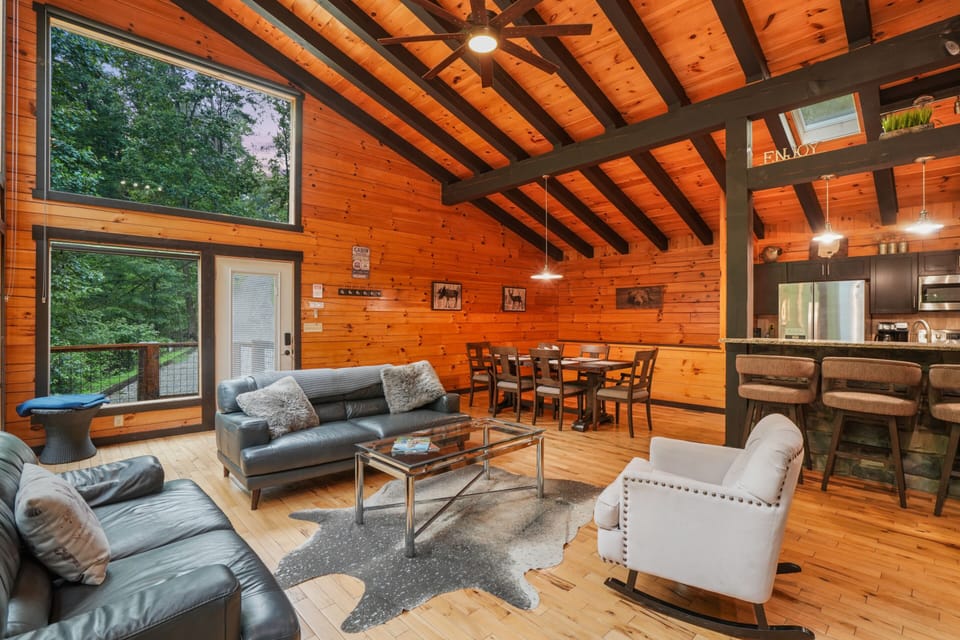 Living Room / Lounge