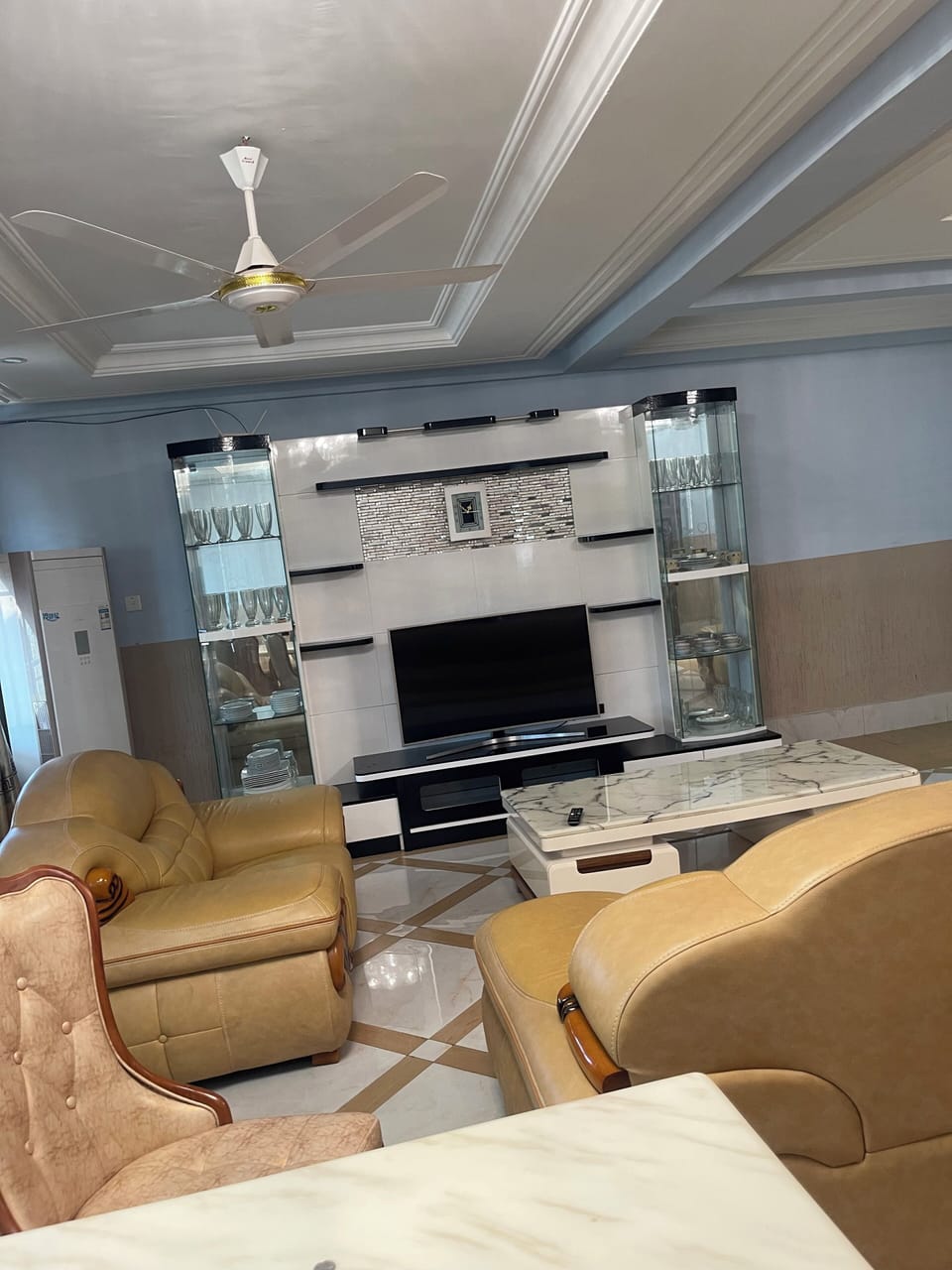 Deluxe House, Courtyard View | Living area | Flat-screen TV