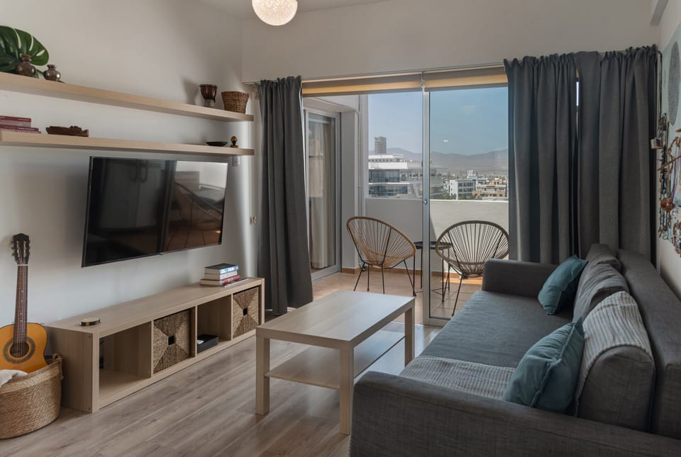 Luxury Apartment | 1 bedroom, in-room safe, iron/ironing board, WiFi (free)