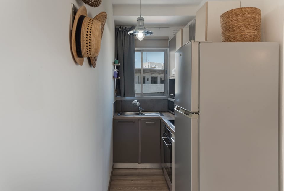 Luxury Apartment | 1 bedroom, in-room safe, iron/ironing board, WiFi (free)