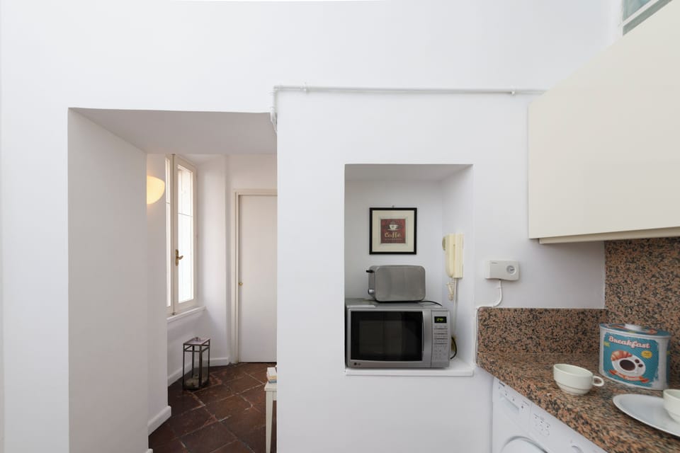 Deluxe Apartment | Private kitchen | Espresso maker, coffee/tea maker, electric kettle