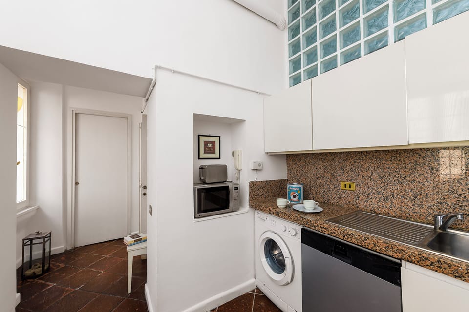 Deluxe Apartment | Private kitchen | Espresso maker, coffee/tea maker, electric kettle