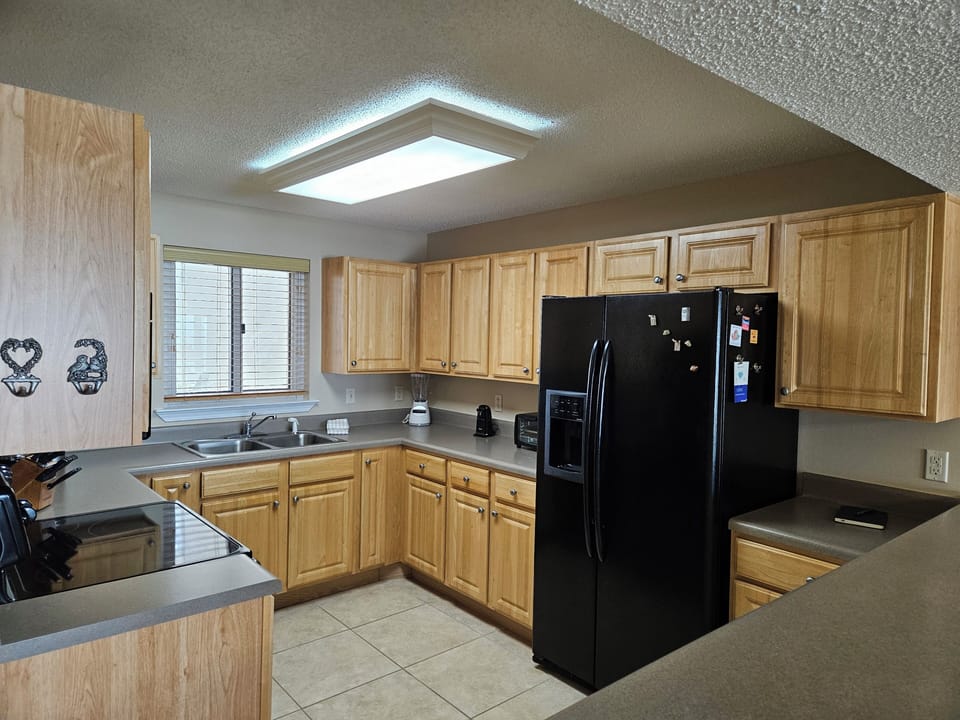 Fully Stocked Kitchen