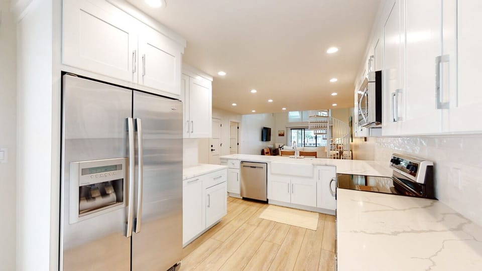 Newly Renovated Kitchen with Quartz Countertops