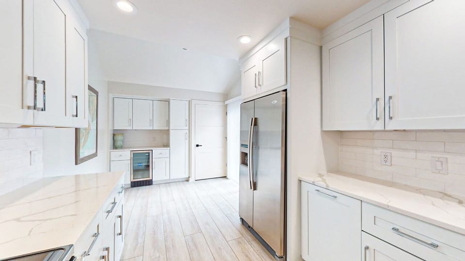 Fully Stocked Kitchen with Wet Bar