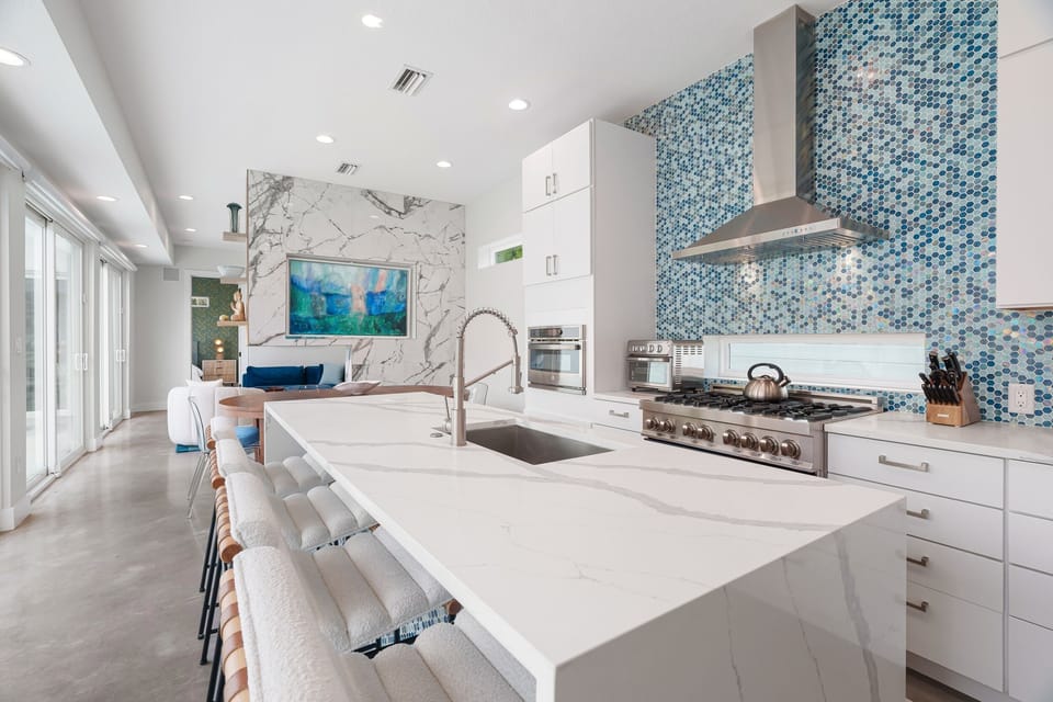 House, 3 Bedrooms | Private kitchen | Fridge, oven, coffee/tea maker, toaster