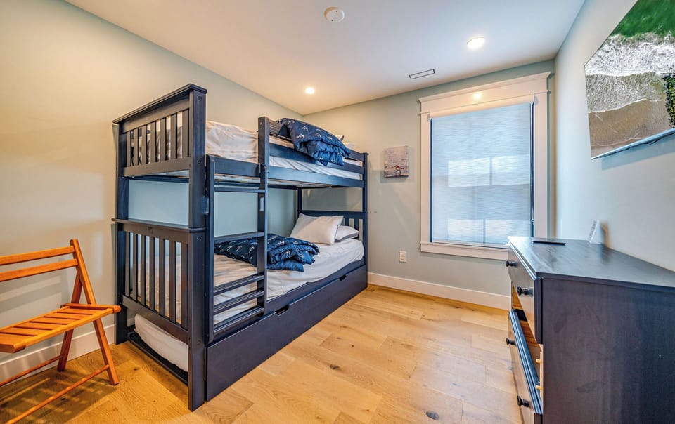 Twin sized bunk bed
