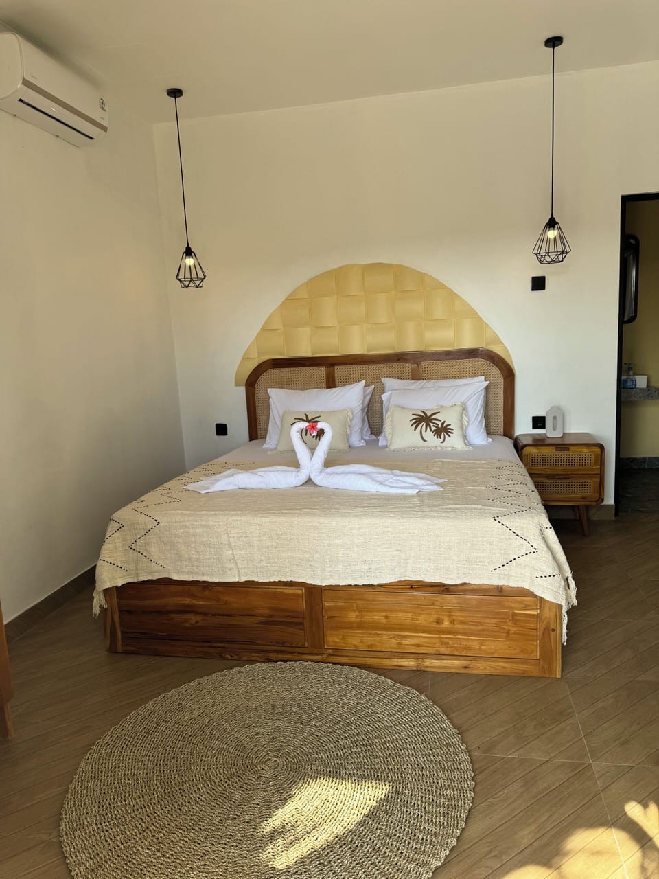 Deluxe Double Room, Pool View | Desk, free WiFi