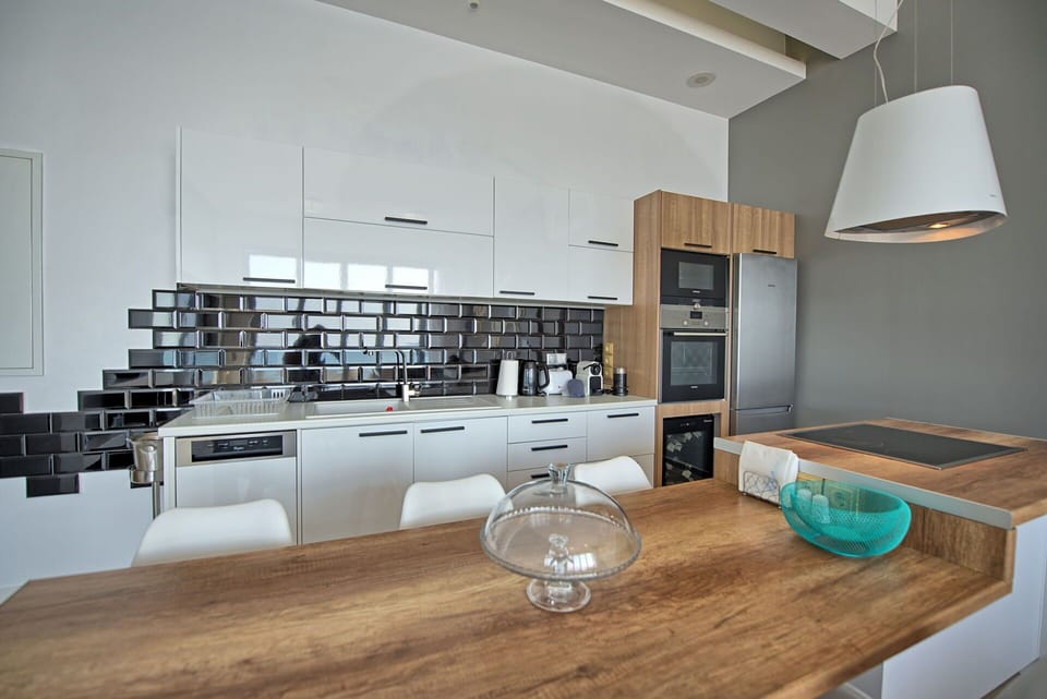 Dining Room, Kitchen
